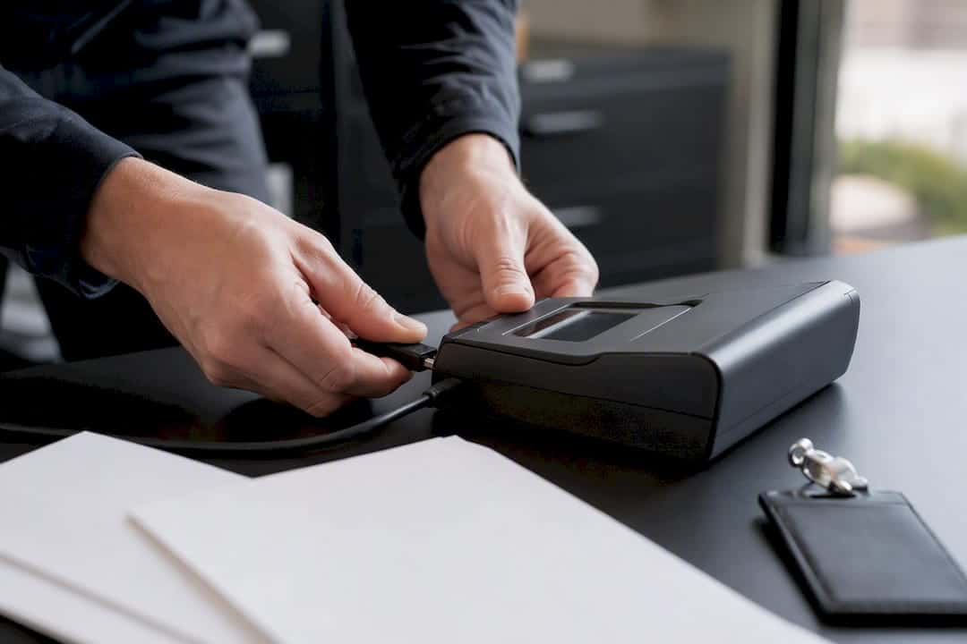 Investigator wiring fingerprint scanner device